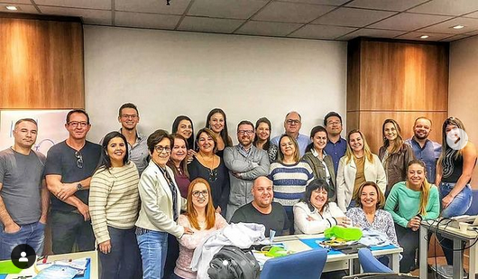 Dr. André apresentando sobre sedação consciente